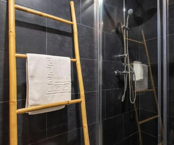 아파트 Magma House